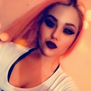 Meet your Posher, Dee